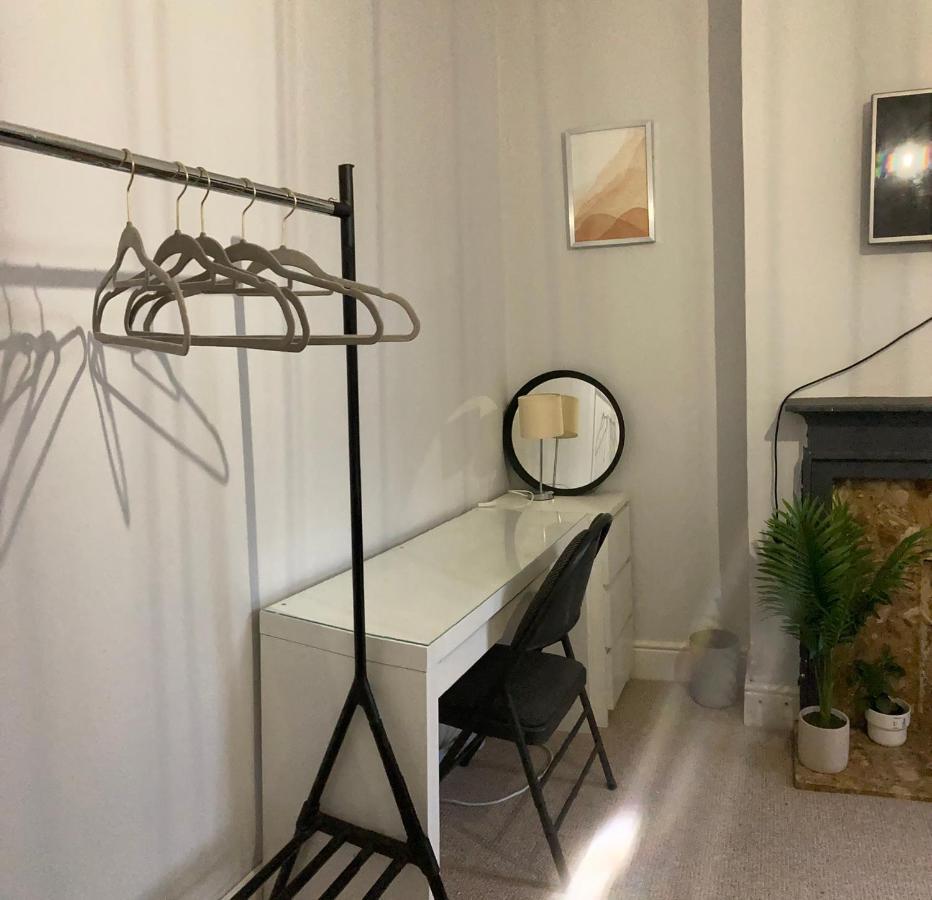 Cozy Private Room Londra Dış mekan fotoğraf